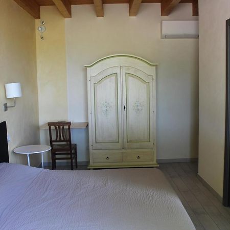 B&B Ai Prati Lesignana Exterior photo